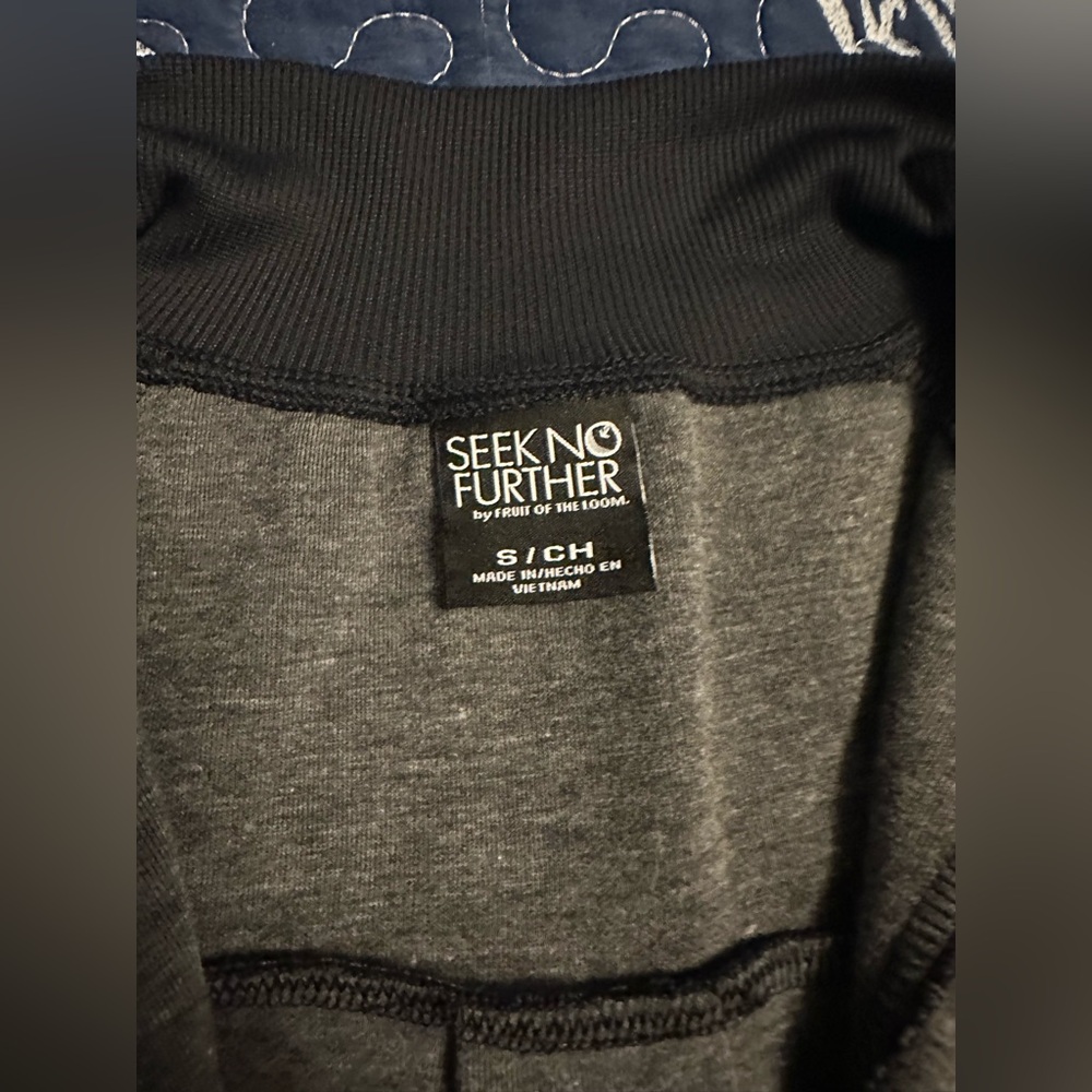 Seek No Further by Fruit of the LOOM black size Small Woman’s zip up. 🖤 cozy - Picture 2 of 16
